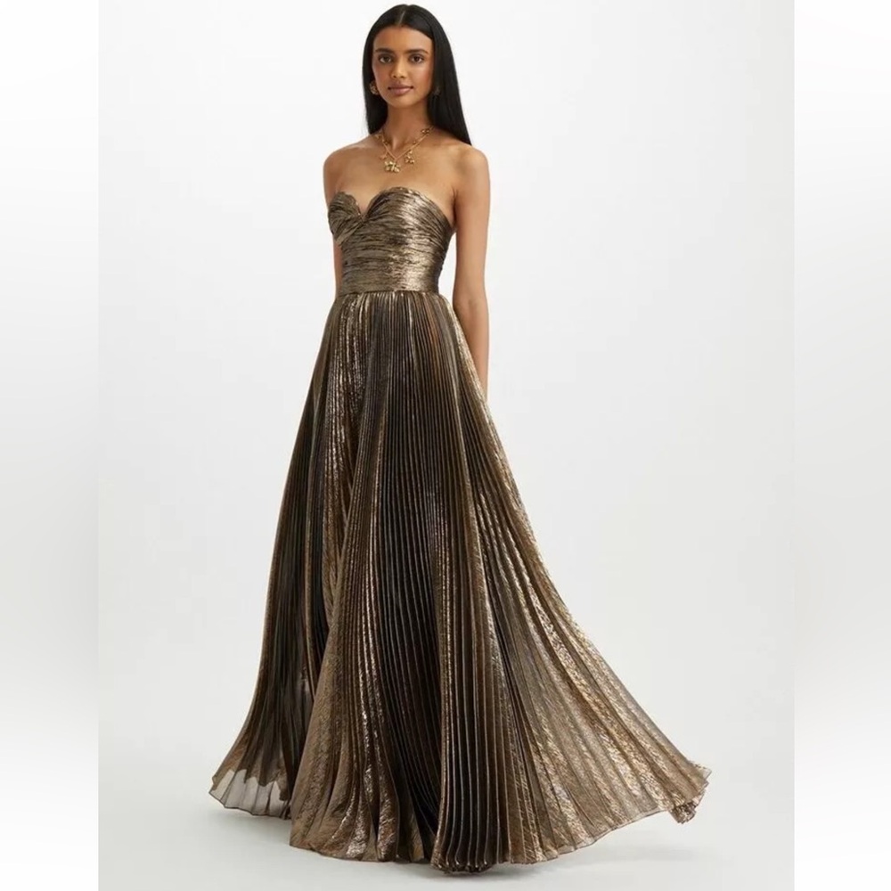 Oscar de la Renta strapless twist bodice lame gown. Size 8. Brand new with tags.
